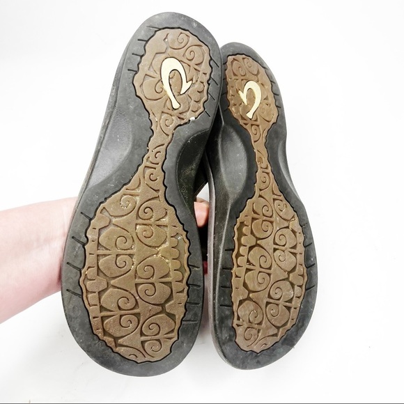 Olukai | Brown Ohana Leather Flip Flops - Picture 5 of 6